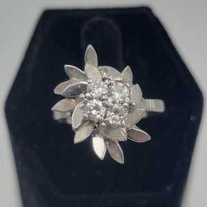 Vintage 14K Gold and Diamond Flower Ring